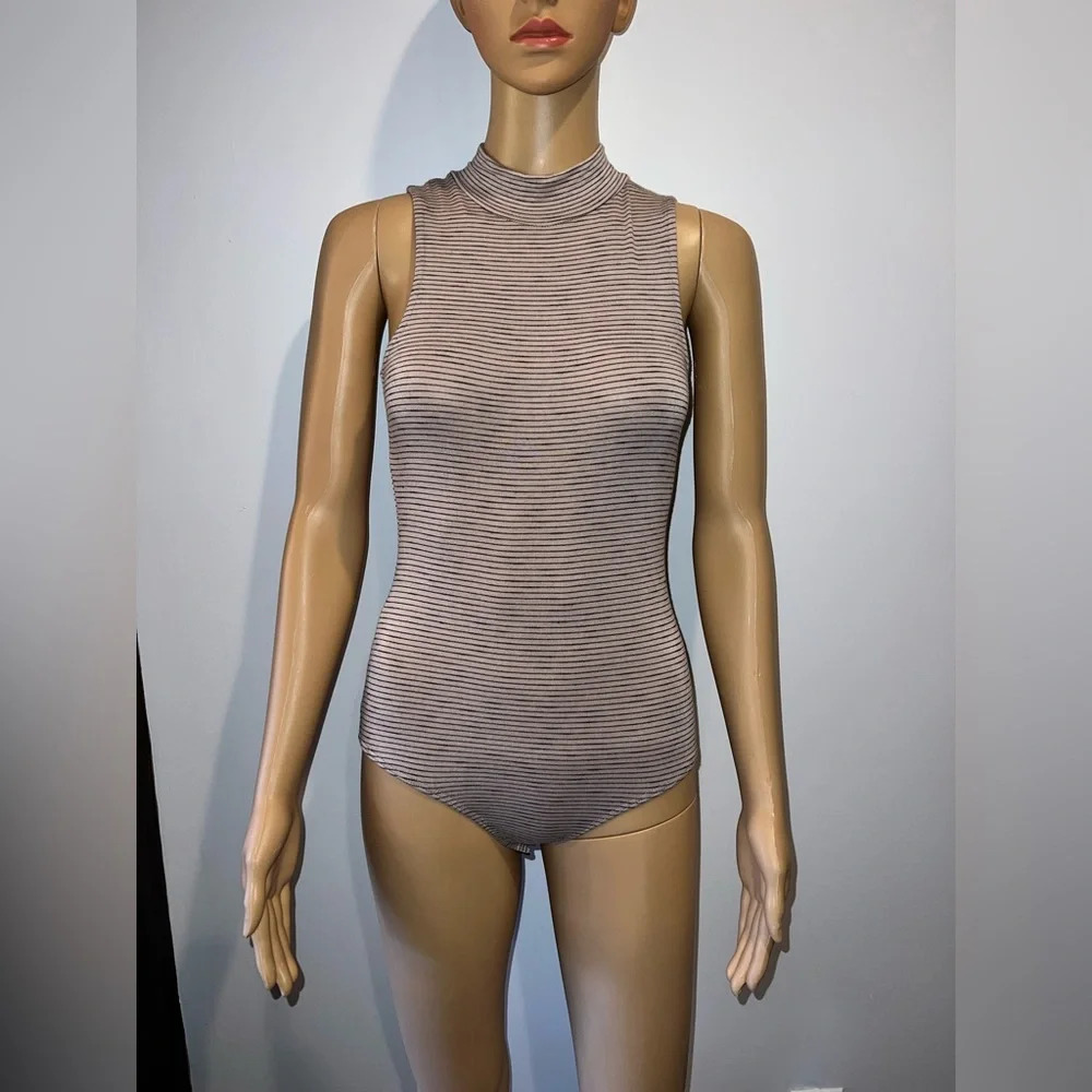 NYTT NUDE AND BLACK STRIP BODYSUIT SZ XSMALL